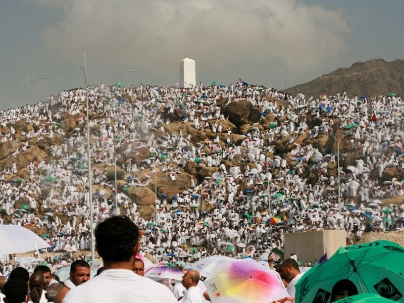 Arafat, one of the ziyarat places to visit in Mecca